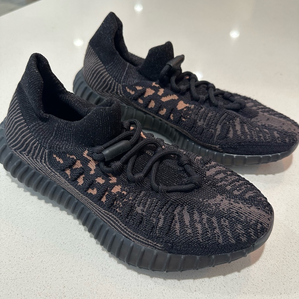 Adidas Yeezy boost 350 V2 CMPCT Slate Carbon
Brand new never worn